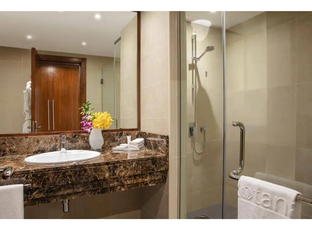 Jumeira Rotana — Guest Room 3