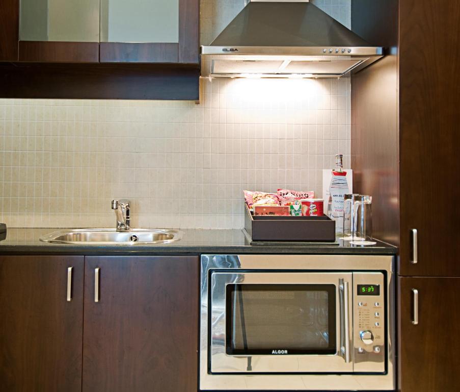 Rose Rayhaan by Rotana — Studio Apartment with Kitchen 3